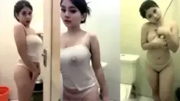 Babyferosa Mandi Basah, Tubuh Menggoda Basah Kuyup Bikin Ngiler