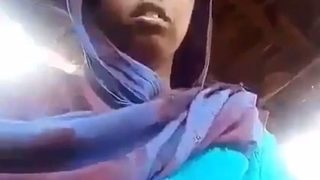 Video Masturbasi Desa, Si Pelacur Kampung Lagi Mainin Diri Sendiri