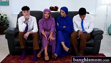 Pesta Ngentot Balas Dendam Bareng Dua Hijab Montok Tua Dan Anak Tiri Kontol Besar.