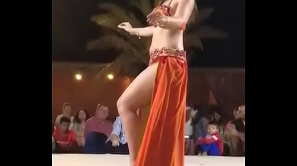 Tarian Desi Bikin Meleleh, Goyangannya Bikin Nagih