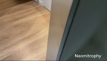 Liburan Ngewe Sama Kakak Tiri – Naomi Noel