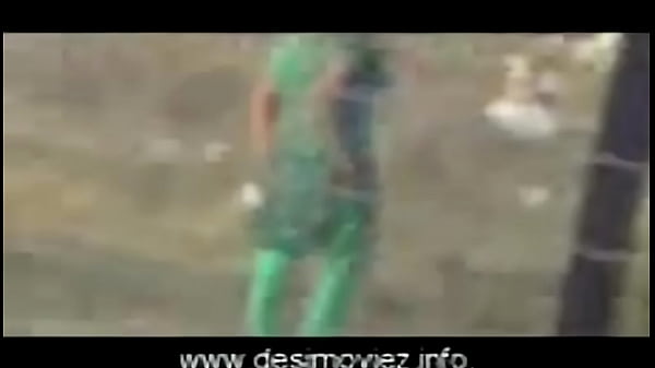 Desi Cewek Ngocok Beol Di Luar