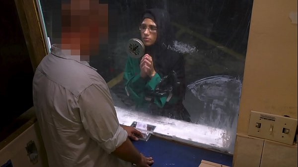 Arab Terbongkar – Pengungsi Muslim Cantik Minta Bantuan, Malah Dapat Kontol