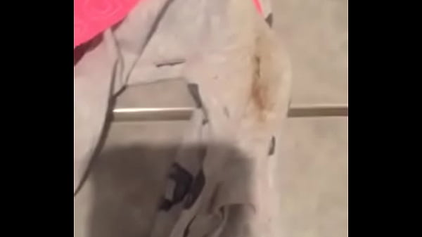 Tante Desi Pamer Paha Mulus Di Depan Kamera, Bikin Ngiler Semua Cowok.