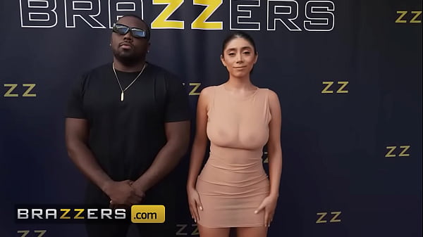 Brzzers – Violet Myers Pamer Lubang Pantat Ke Paparazi, Bikin Liar