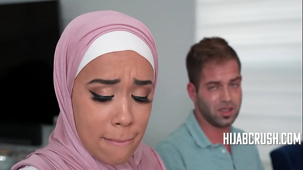 Bantuin Stepis Arab Gue Biar Gak Kaku Di Ranjang | Hijabcrush