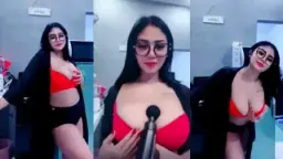 Ngentot Bareng Sandra Toge, Host Mango Yang Cantik Tapi Bejat