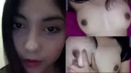 Nih Si Cantik Pamer Tetek Buat Sayang Biar Makin Bernafsu.