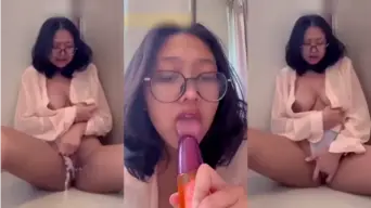 Nindi Si Toge Kacamata, Goyangannya Bikin Meleleh, Viral Abis!