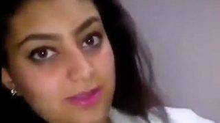 Paki Bhabhi Buka-bukaan, Goyang Panas Sendirian