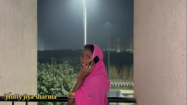 Saat Bapak Tiri Pergi Ninggalin Ibu Tiri, Anak Tiri Langsung Ngewe Ibu Tirinya, Kontol Masuk Ke Pantat Gede Dan Memek Basah Pas Malam Karwa Chauth.