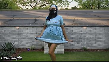Hijab Cewek Pelajar Jogging Di Tempat Umum, Blowjob Demi Dapet Duit
