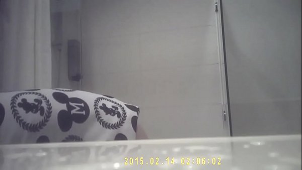 偷拍姐姐小奶诗诗洗澡,湿身诱惑让人受不了