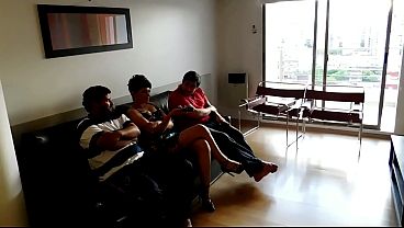 Gak Ada Acara Di Tv, Jadi Gue Entot Tukang Ledeng Sama Temen Suami Gue, Crot Puas Kita Bertiga.