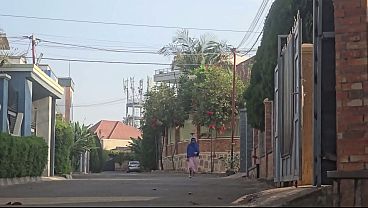 Ngentot Binal, Ibu Arab Masturbasi Becek Di Pinggir Jalan Depan Rumah