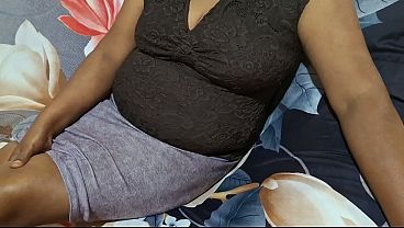 Sange Berat Liat Tante Step Mom Asia Lagi Liburan, Crot Di Pantai.