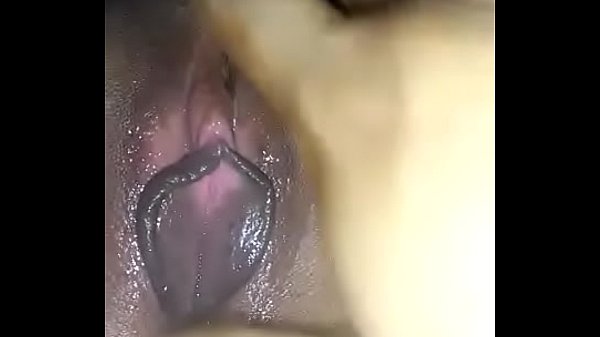 Cewek India Lagi Ngeluarin Semua, Basah Kuyup Sampai Ke Ujung Jari.