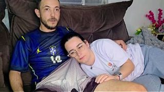 Irmã Tiri Digoda Abang Tiri Sambil Nonton Timnas Brasil, Bikin Basah