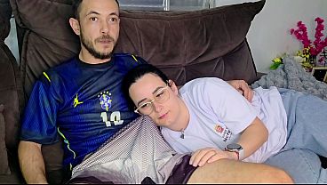 Irmã Tiri Digoda Abang Tiri Sambil Nonton Timnas Brasil, Bikin Basah