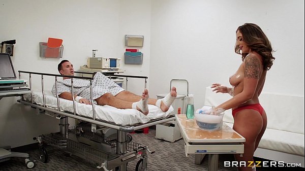 Brazzers – Layla London Siap Mandiin Lo Pake Spons Basah, Sambil Mainin Badan Lo Sampe Basah Kuyup